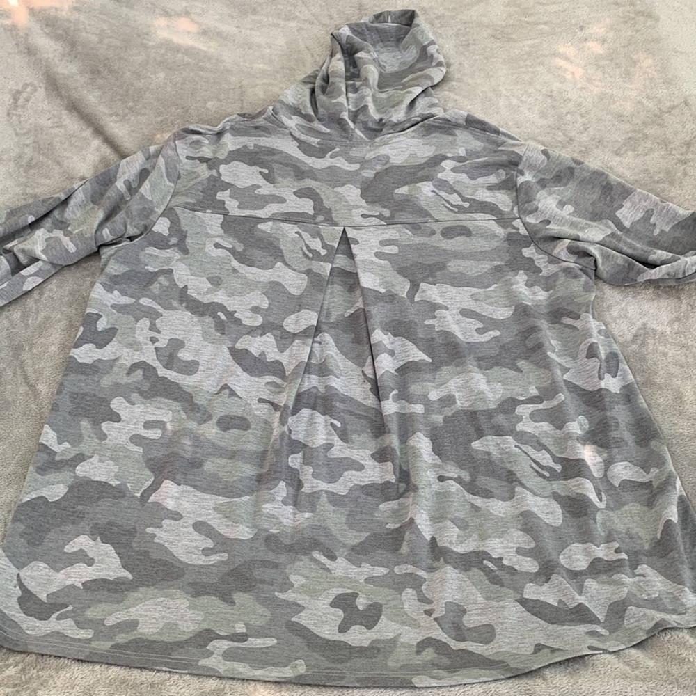 JANE and Delancey Camo Top - Picture 5 of 5